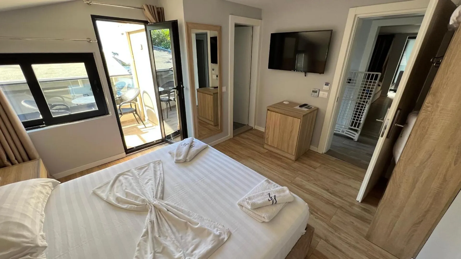 Hotel Tramonto Vlore Radhimë