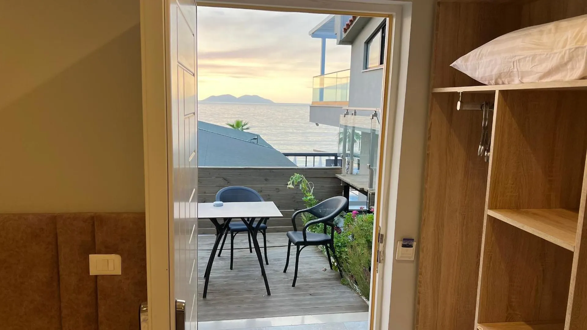 Villa Tramonto Vlore Radhimë ホテル