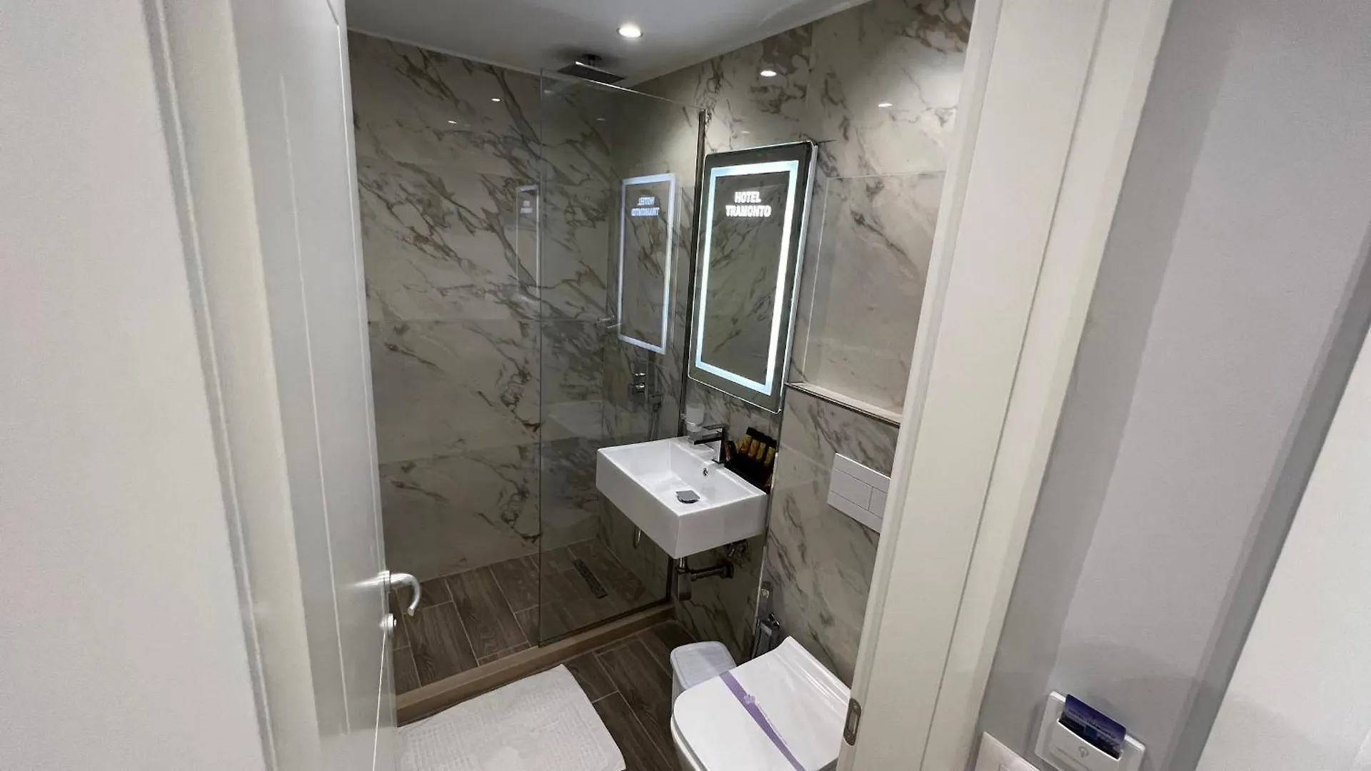 Villa Tramonto Vlore Radhimë ホテル